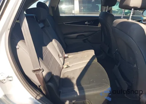 2019 Kia Sorento 2.4L Lx z USA, uszkodzony, nr VIN 5XYPG4A34KG574303